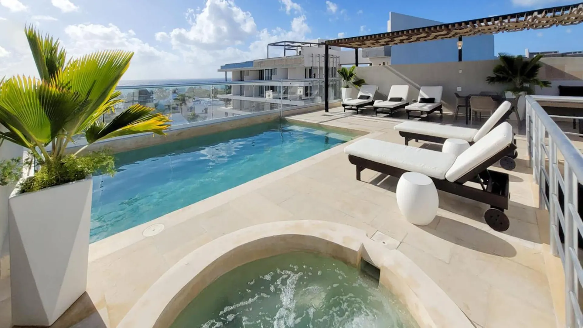 Oceanview Rooftop Pool Balcony Steps To Beach Playa del Carmen Holiday home
